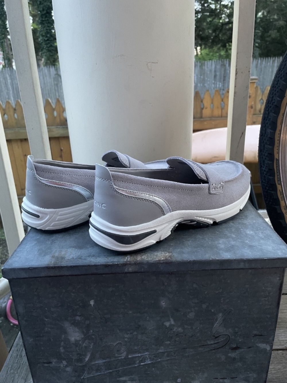 Women's Vionic Gray Slip-on "Walk Roam Slip on" Sneakers Size 8 - Picture 3 of 7